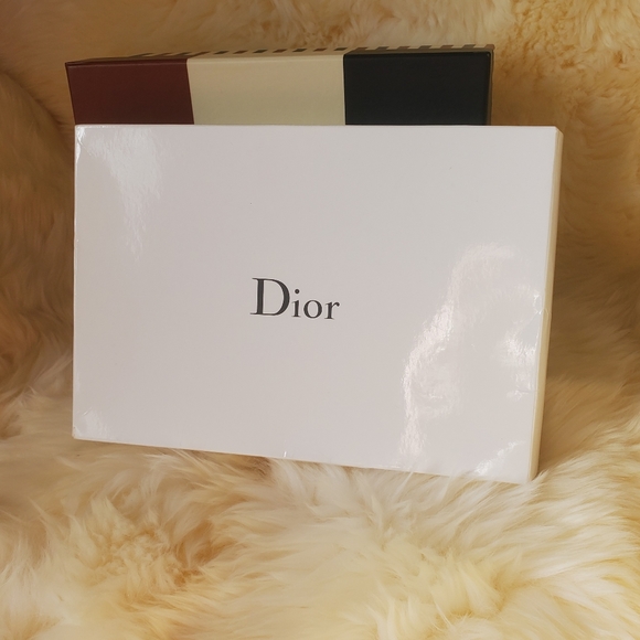 🌻Dior Cosmetic Kit🌻 - Picture 2 of 7
